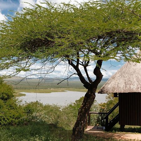 Nkwazi Lake Lodge Pongola Extérieur photo