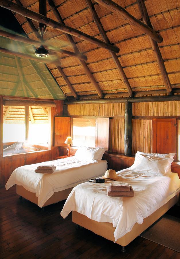 Nkwazi Lake Lodge Pongola Extérieur photo