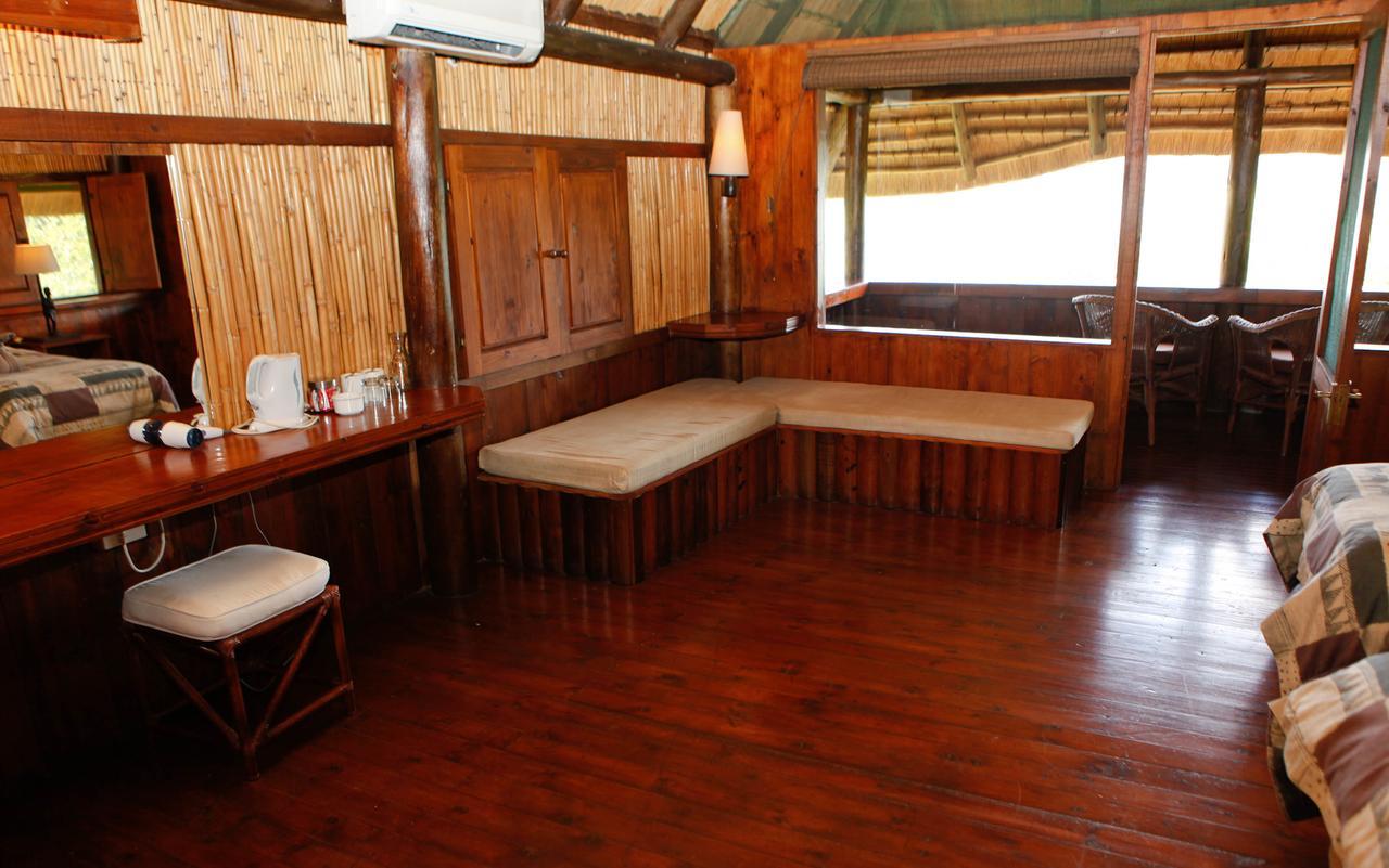 Nkwazi Lake Lodge Pongola Extérieur photo