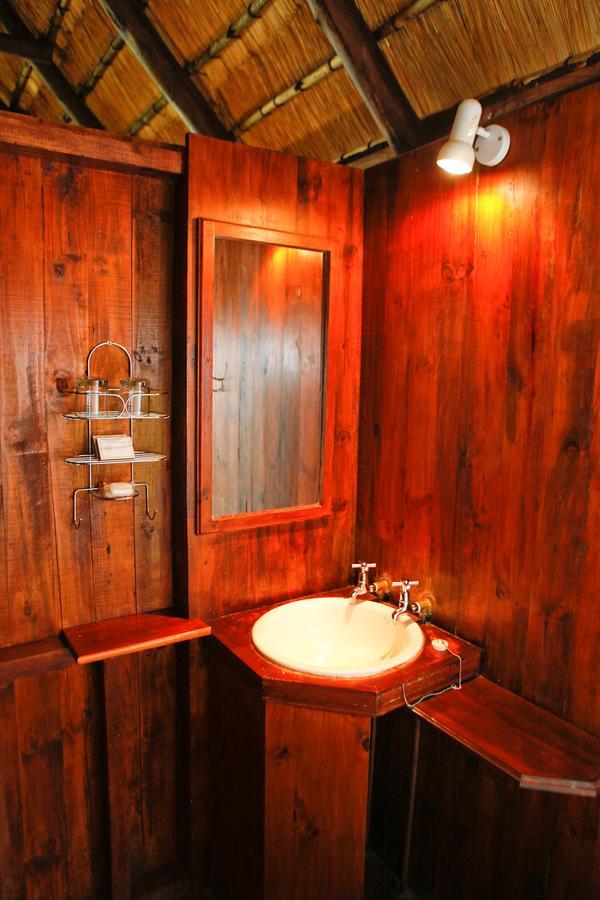 Nkwazi Lake Lodge Pongola Extérieur photo