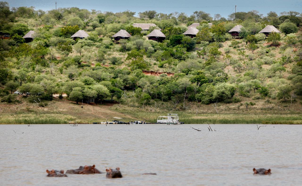 Nkwazi Lake Lodge Pongola Extérieur photo